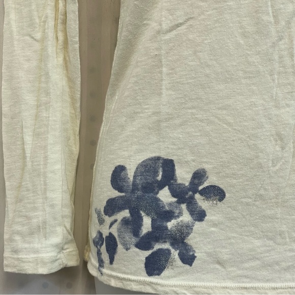 Y2K Aeropostale Cream Top with Blue Floral Accents Shimmer Rough Raw Hem M Med - Picture 2 of 5